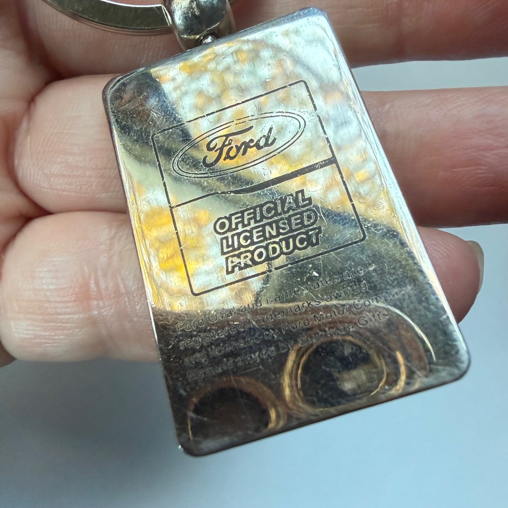 Vintage Ford Advertising Keychain Silver Tone Metal Fob Pendant Siskiyou - Picture 3 of 5